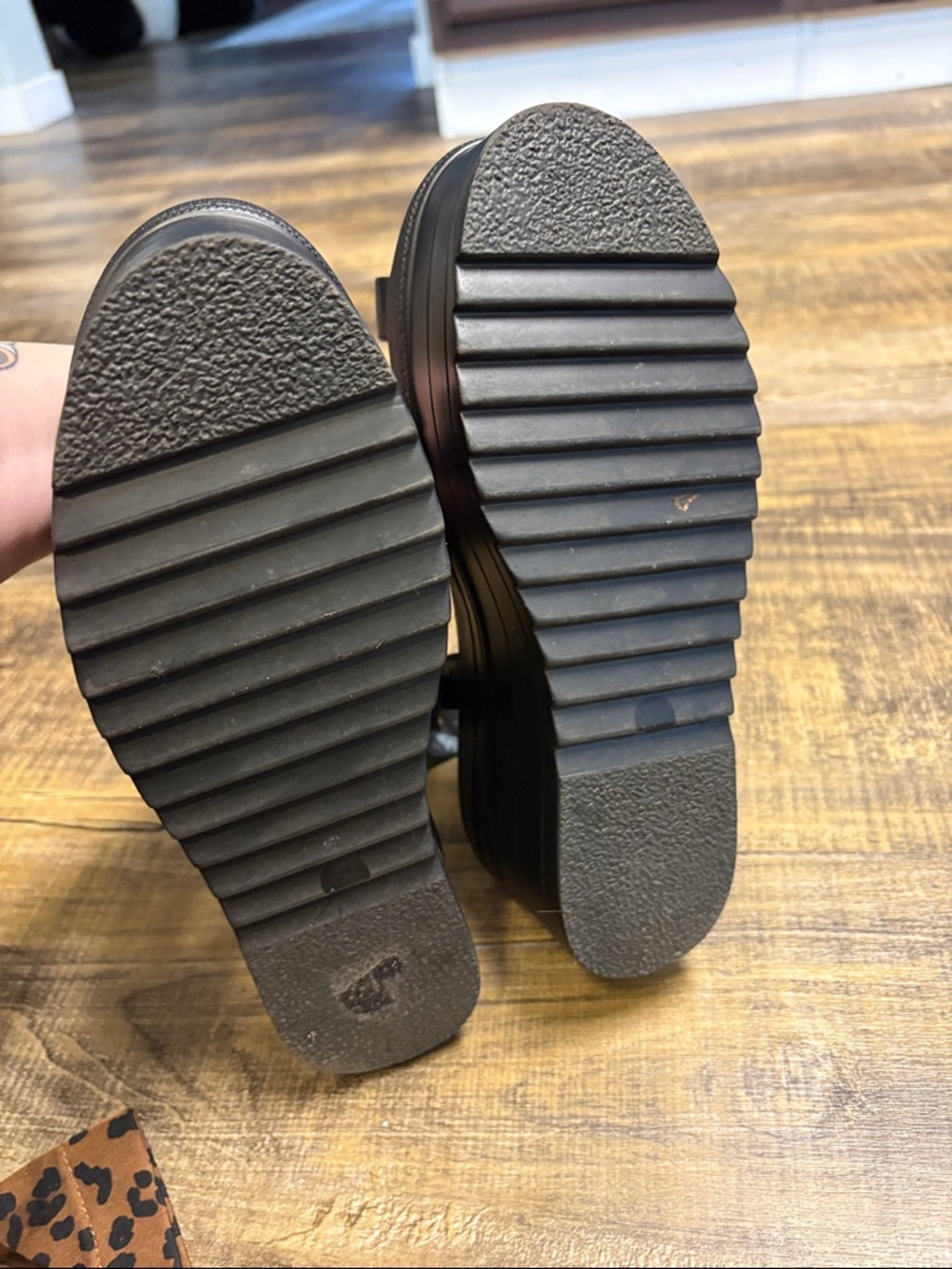 LAMODA Platform Sandals - Picture 4 of 5